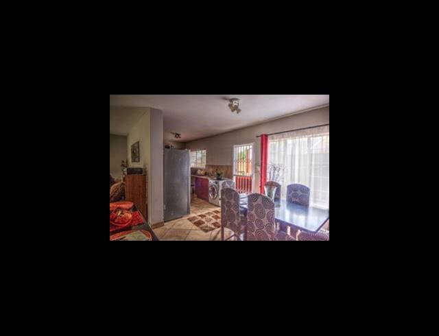 3 BEDROOM HOUSE FOR SALE IN POMONA